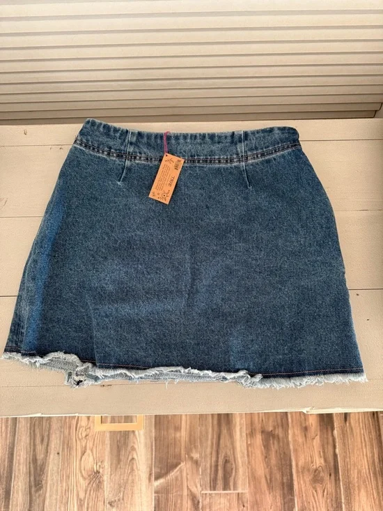 NWT NATURAL LIFE Blue Denim Frayed Wrap Mini Skirt - Small - Picture 3 of 5